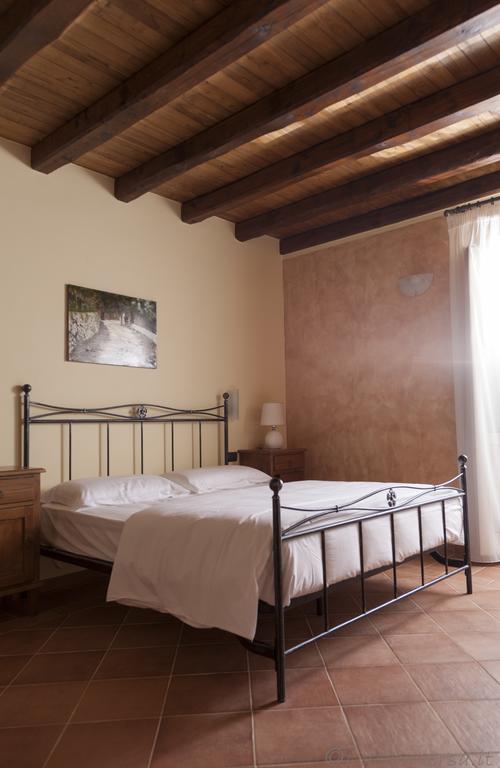 Agriturismo Creta Rossa Torre di Ruggiero Eksteriør bilde