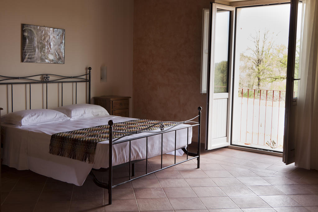 Agriturismo Creta Rossa Torre di Ruggiero Eksteriør bilde