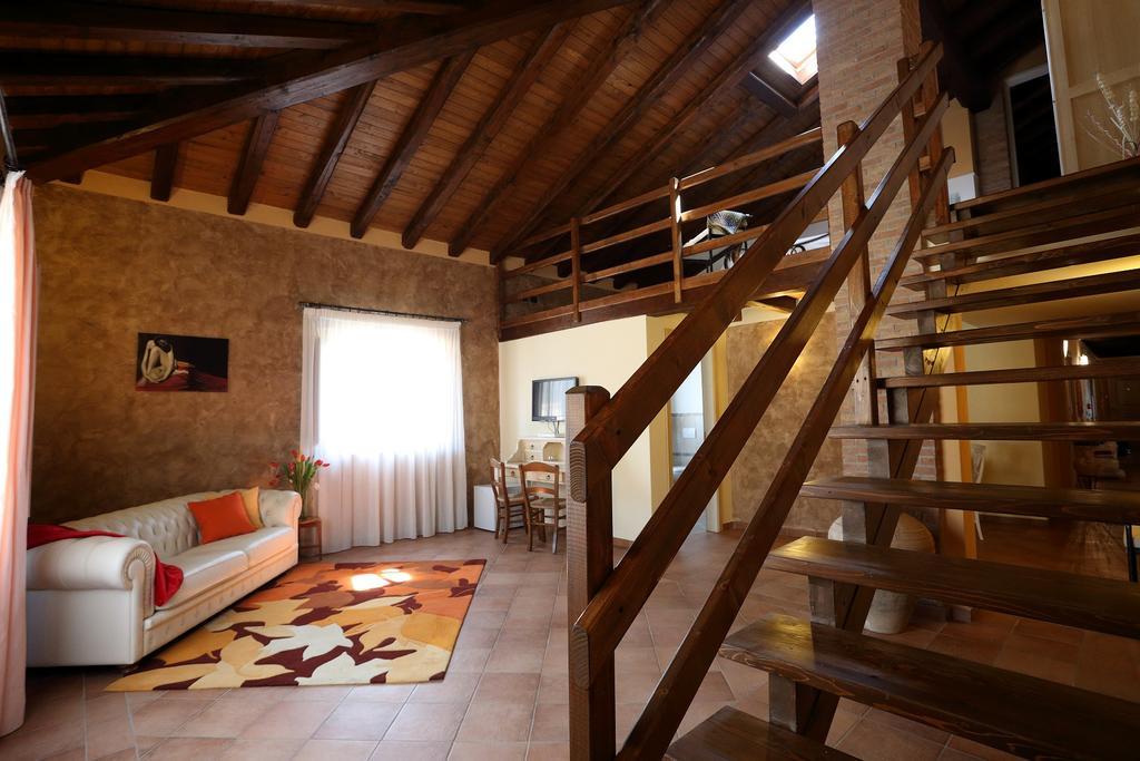Agriturismo Creta Rossa Torre di Ruggiero Eksteriør bilde