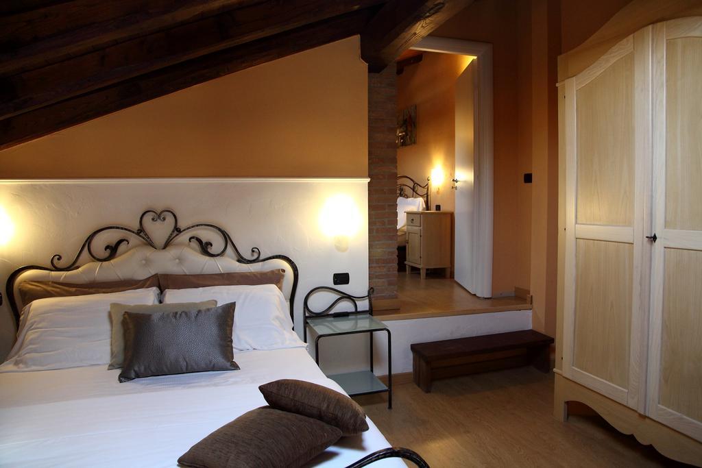 Agriturismo Creta Rossa Torre di Ruggiero Eksteriør bilde