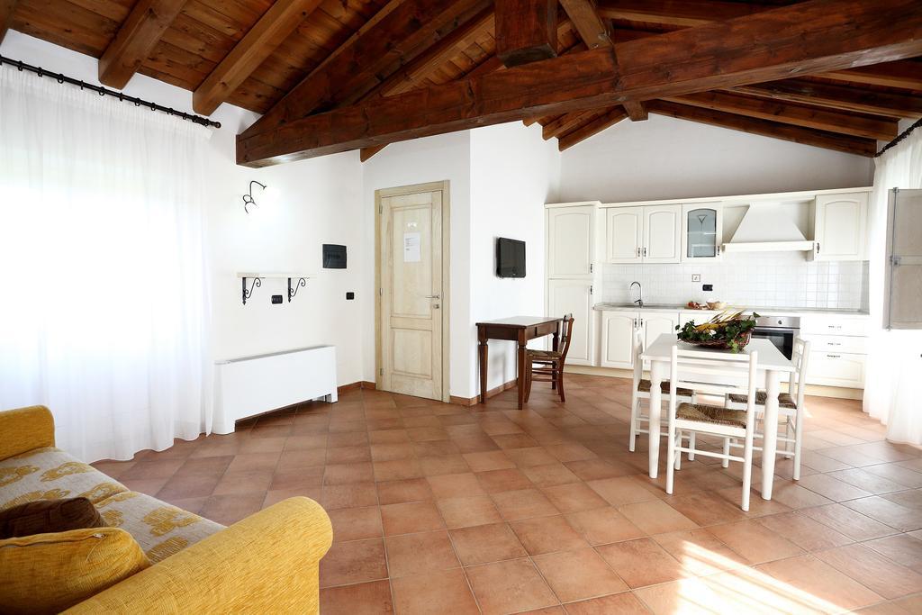 Agriturismo Creta Rossa Torre di Ruggiero Eksteriør bilde