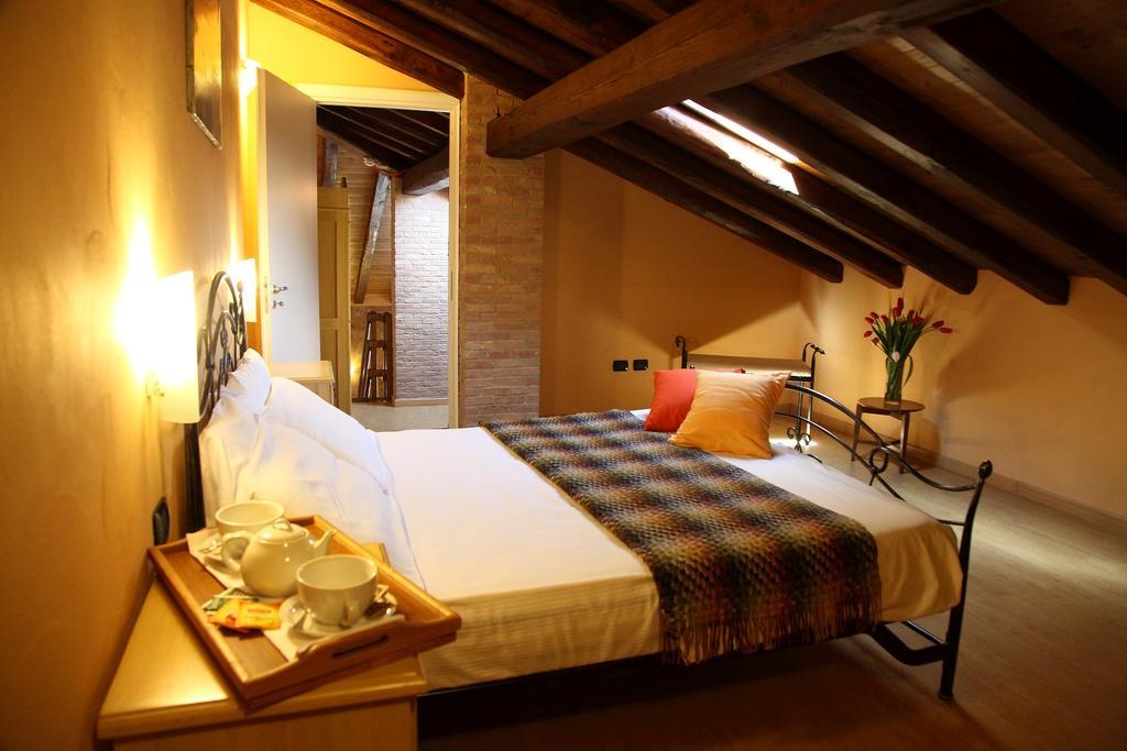 Agriturismo Creta Rossa Torre di Ruggiero Eksteriør bilde